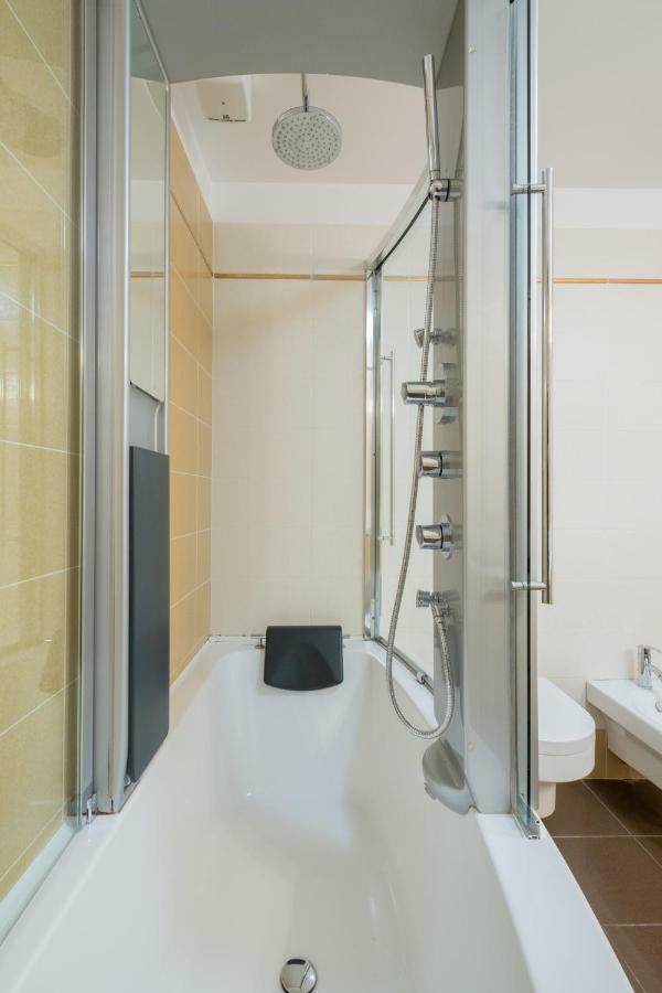 Petroni 38 By Studio Vita โบโลญญา ภายนอก รูปภาพ